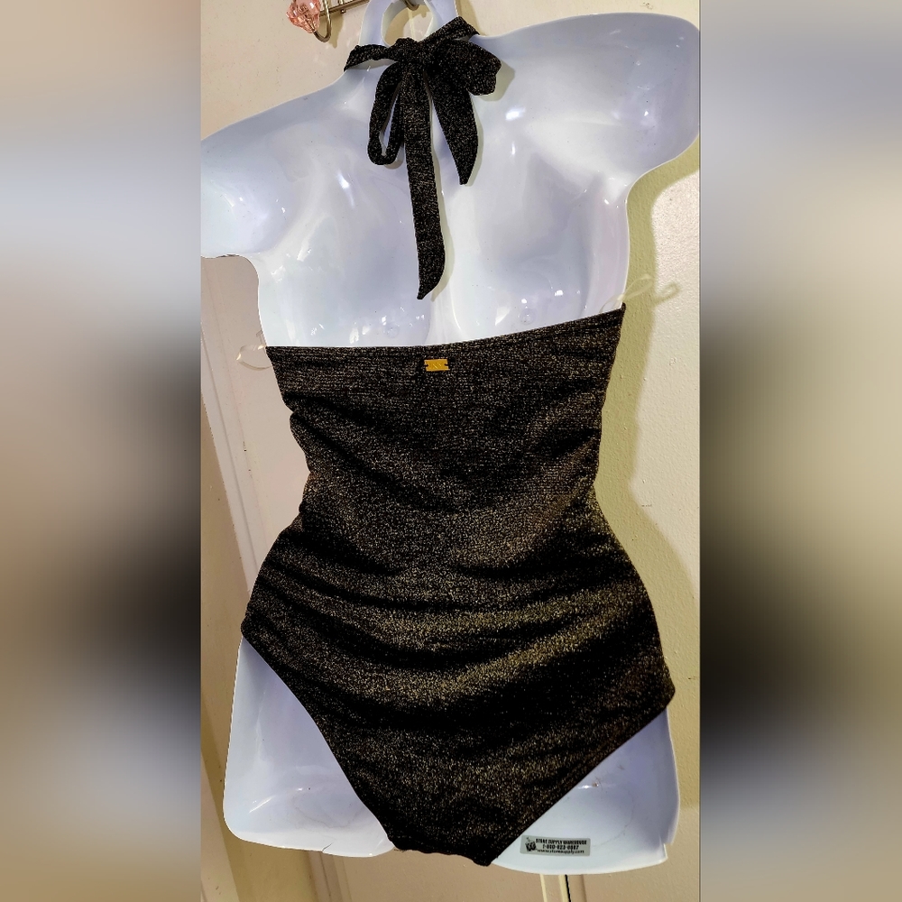 One Pc Swimsuit - Picture 3 of 5